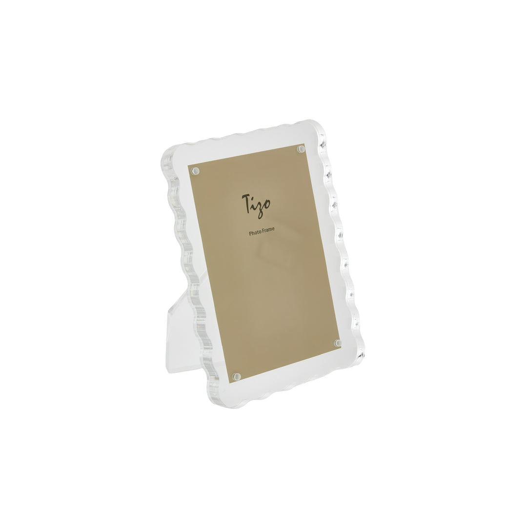 Lucite Scallop Frame 8 x 10