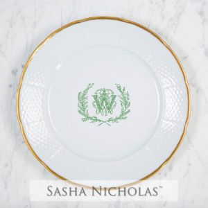 Weave Gold Dinner Plate with Couture Wreath in Green
