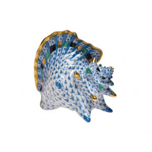 Fishnet Medium Conch Shell, Blue