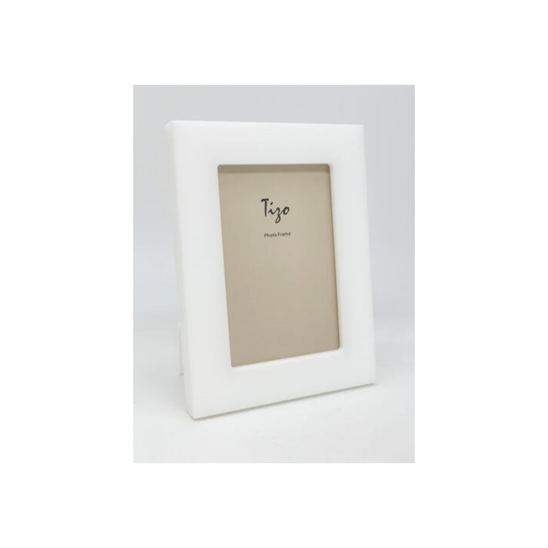 Lucite White Solid Frame 4 x 6